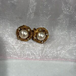 1996 Chanel Pearl Stunning Earrings Stamped 96 Made In France